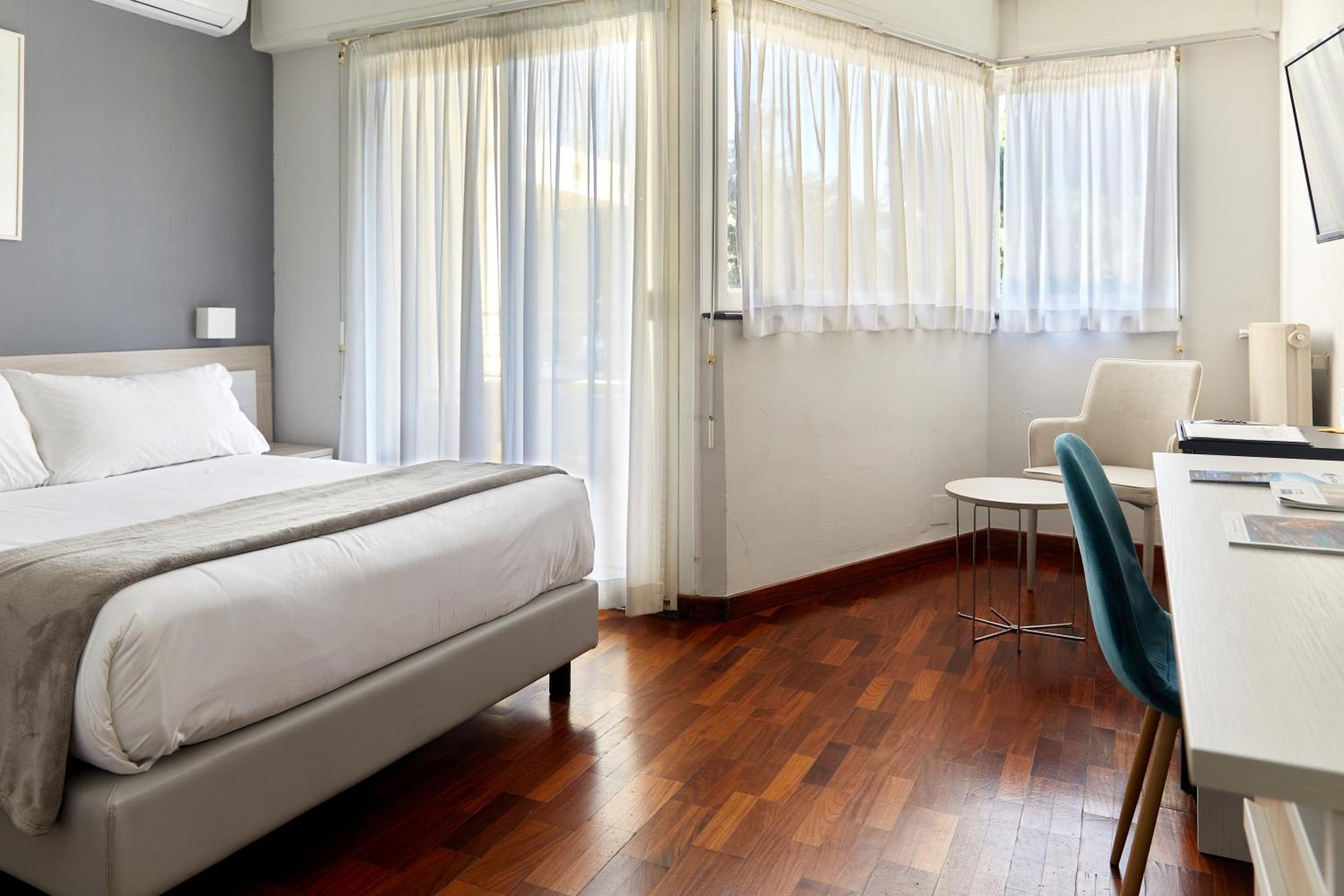 Alexandra Hotel 3*