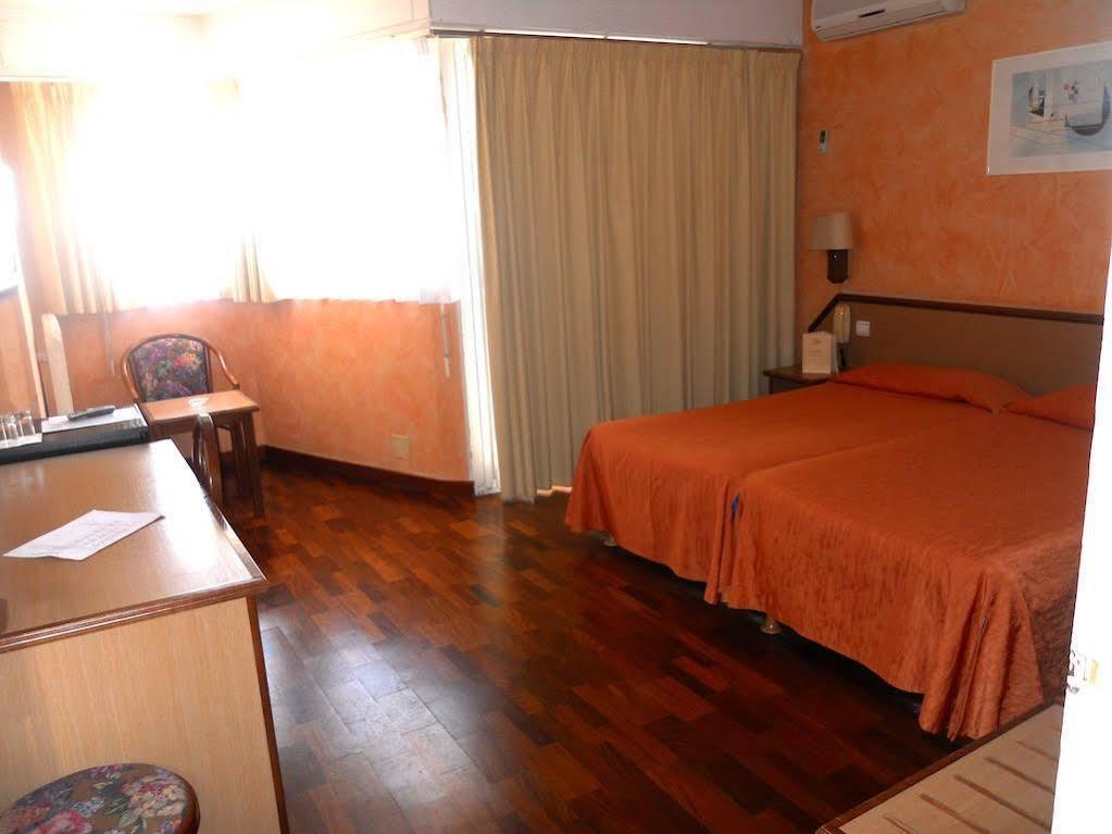 Alexandra Hotel
